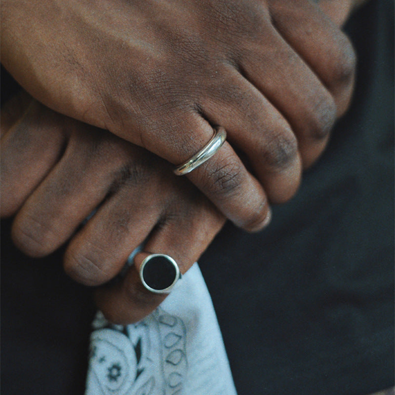 Bague simple en argent et gomme de cristal noir